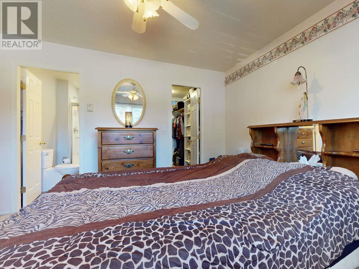 13608 Rumball Avenue, Summerland