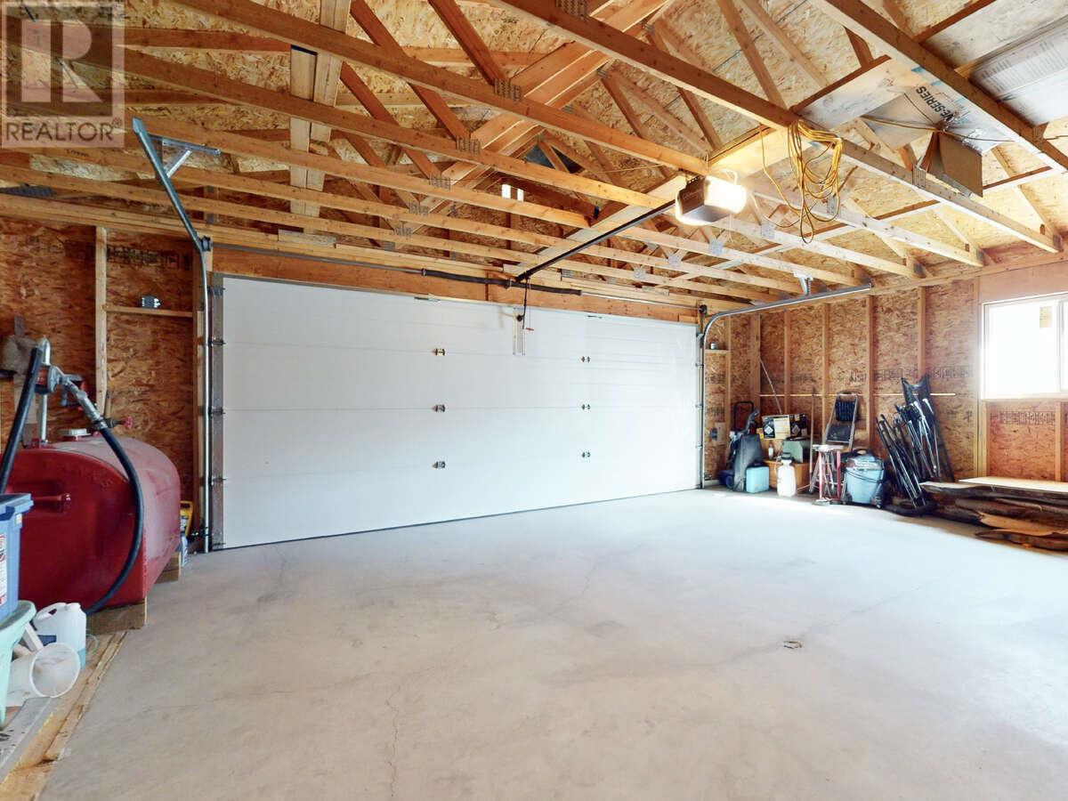 13608 Rumball Avenue, Summerland