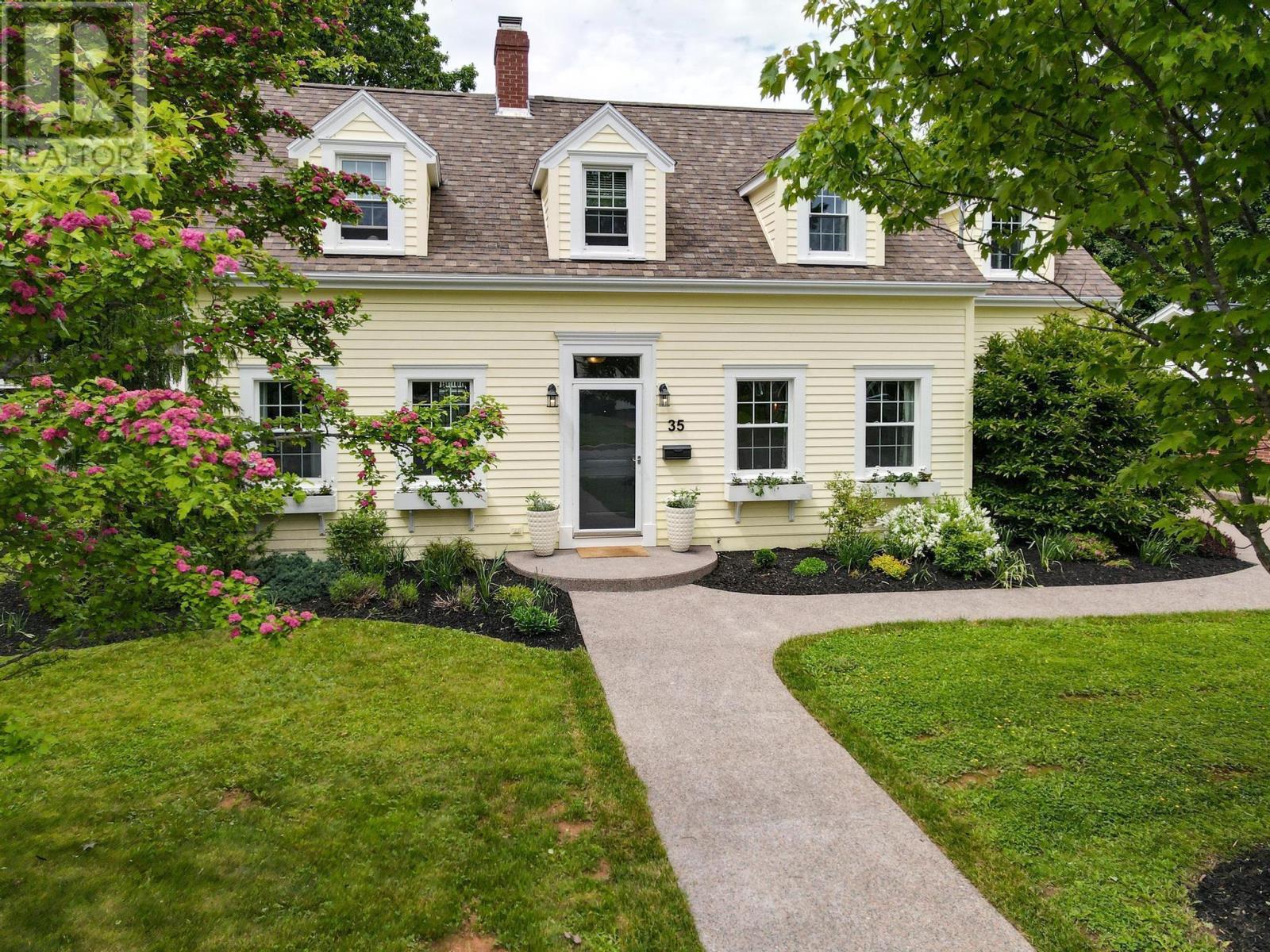35 Highland Drive, Truro
