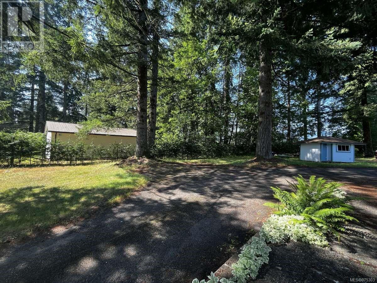 7997 Island Hwy N, Black Creek
