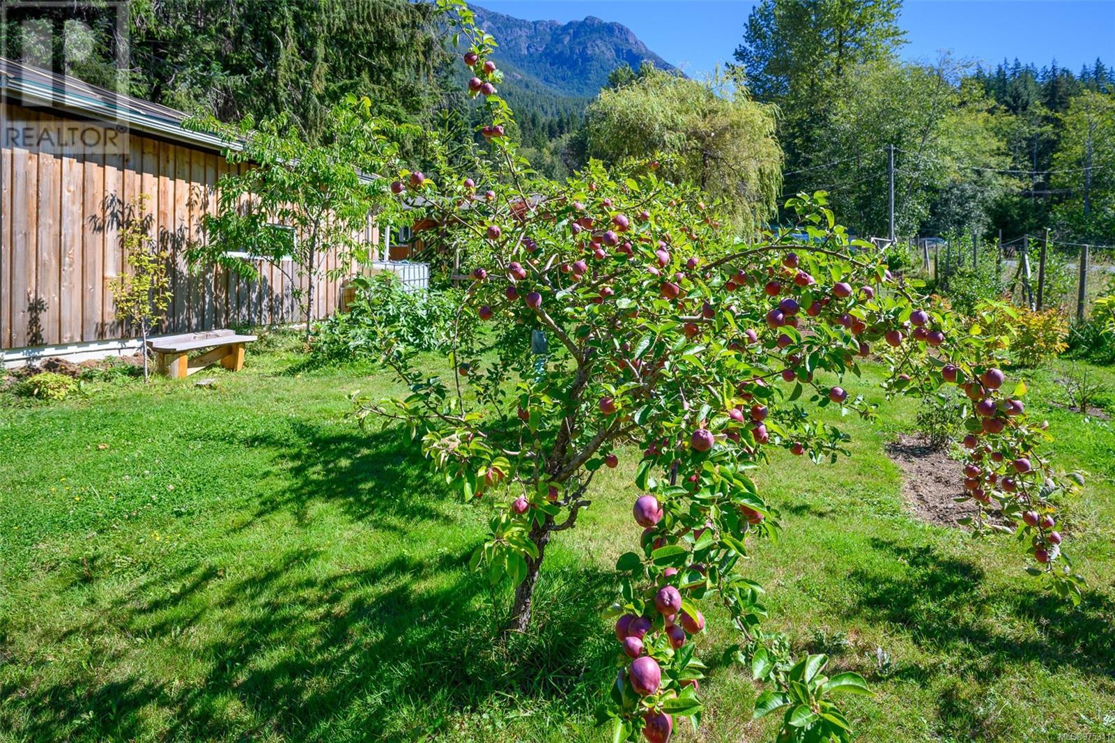 Photo 17 of 600 Ryans Rd, Sayward BC