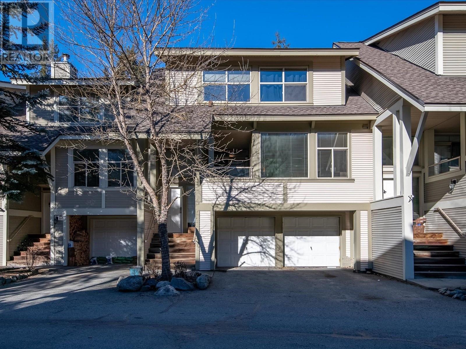 3 7381 Laurel Street, Pemberton