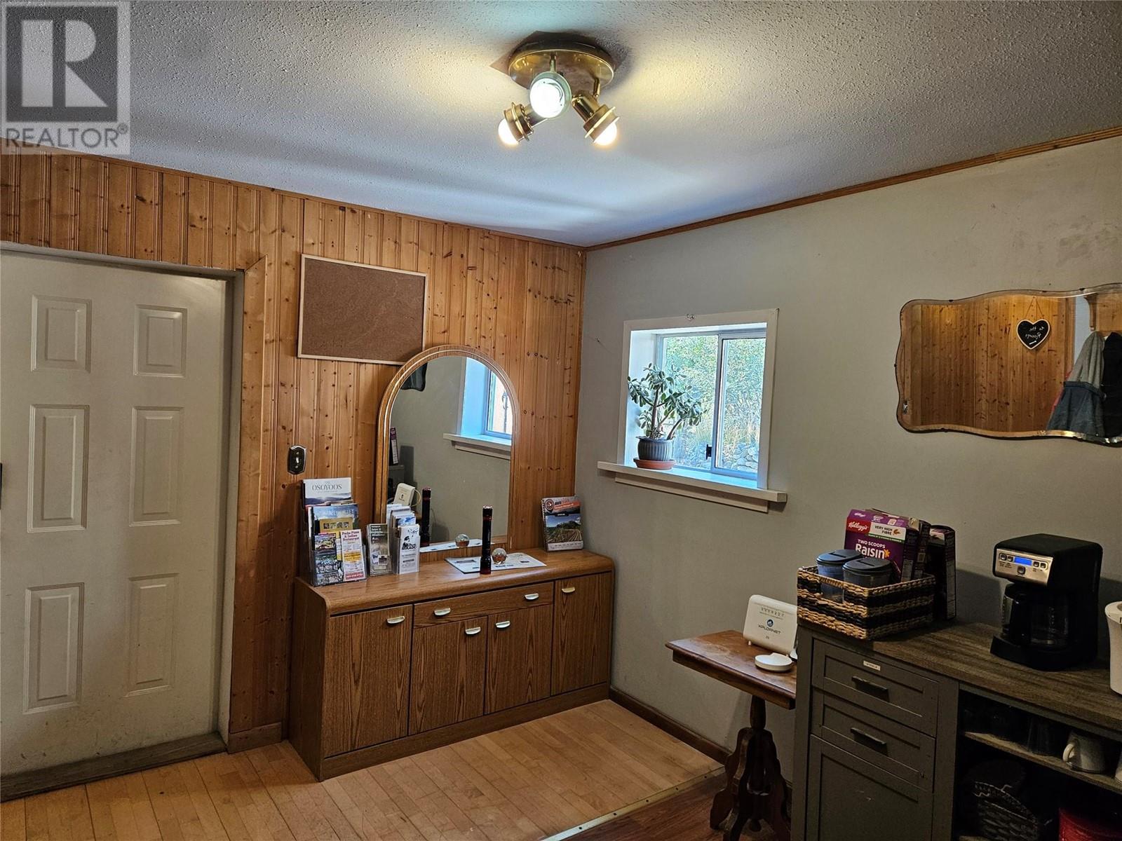 2920 Highway 3, Hedley