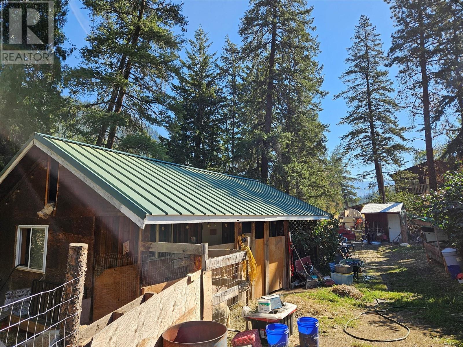 2920 Highway 3, Hedley