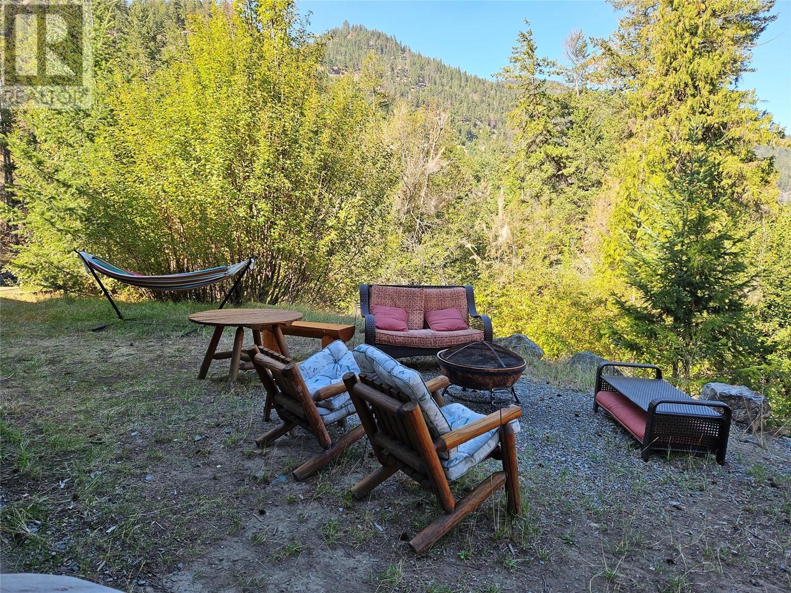 2920 Highway 3, Hedley