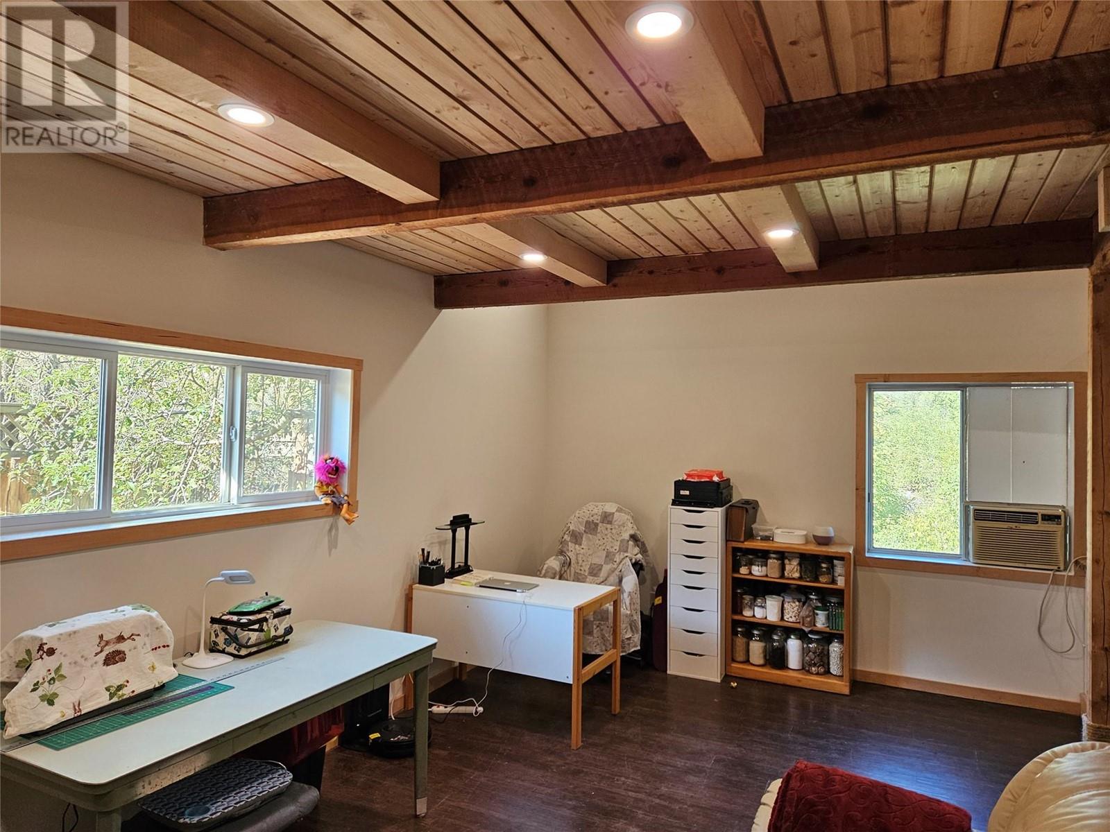 2920 Highway 3, Hedley