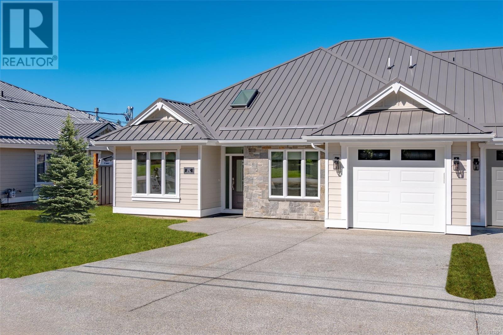 1195 Lee Rd, Parksville