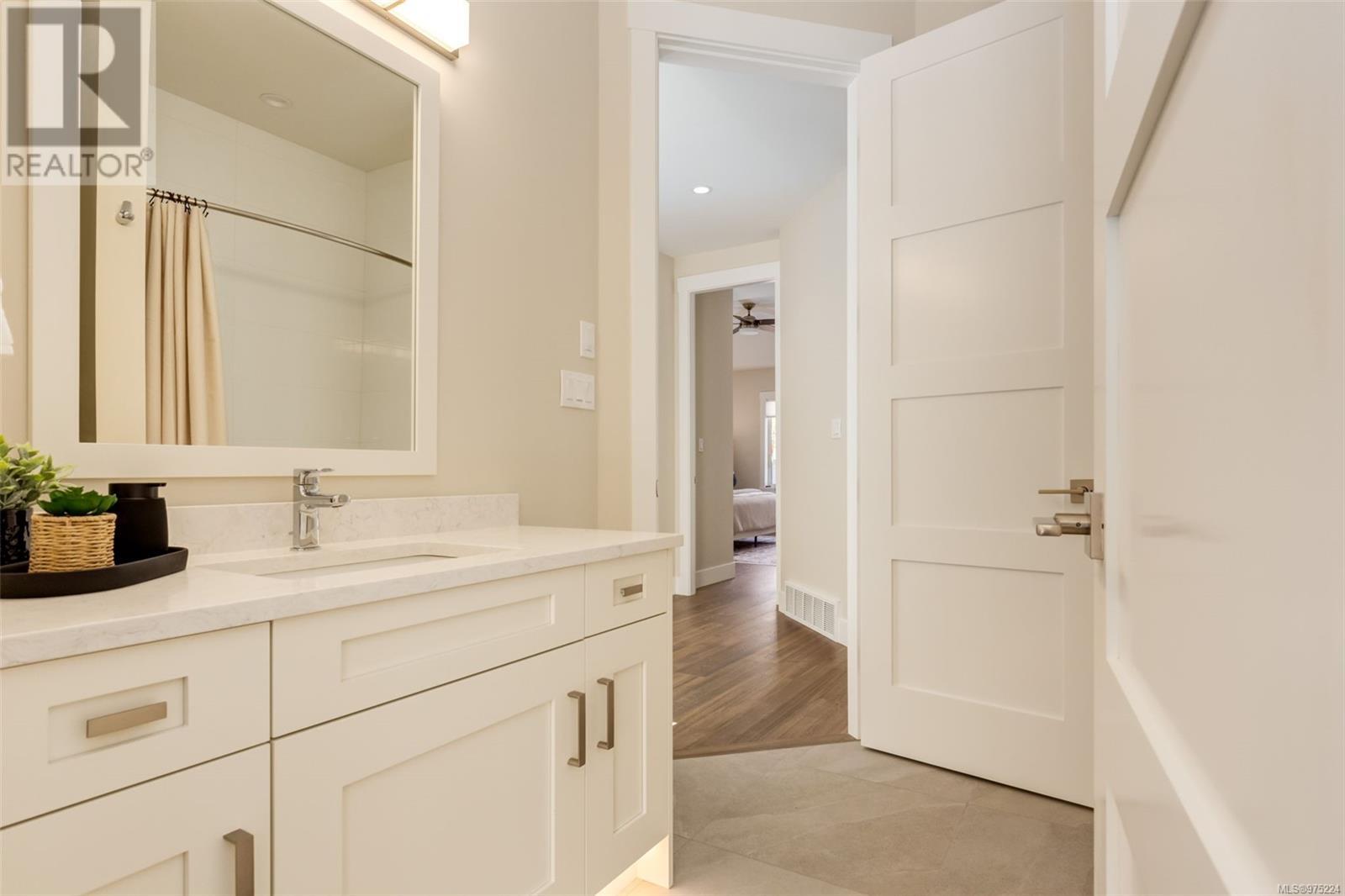 1189 Lee Rd, Parksville