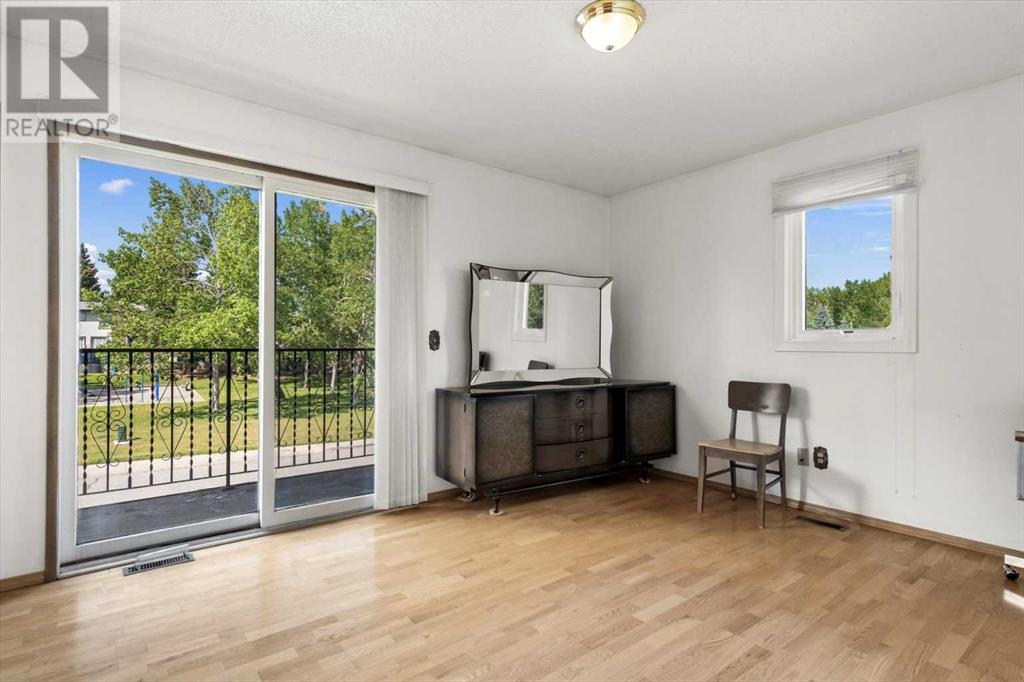 Single Family House for Sale in  Valencia Place NW Varsity Calgary 