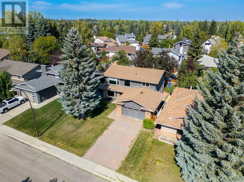 Single Family House for Sale in  Woodglen Circle SW Woodbine Calgary 