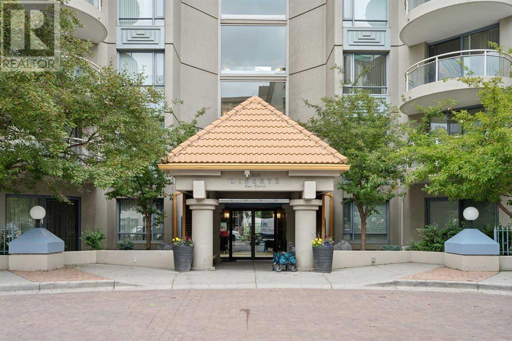 Single Family House High rise for Sale in    Avenue SW Eau Claire Calgary 