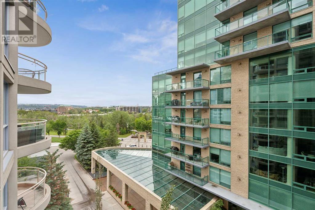 Single Family House High rise for Sale in    Avenue SW Eau Claire Calgary 