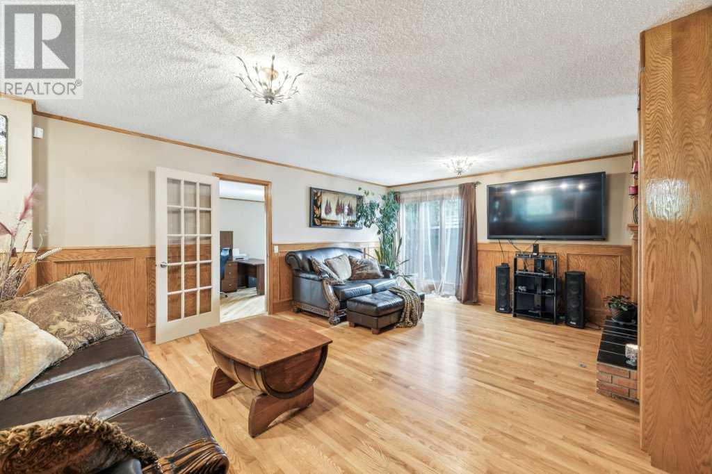 Single Family House for Sale in  Woodfield Road SW Woodbine Calgary 