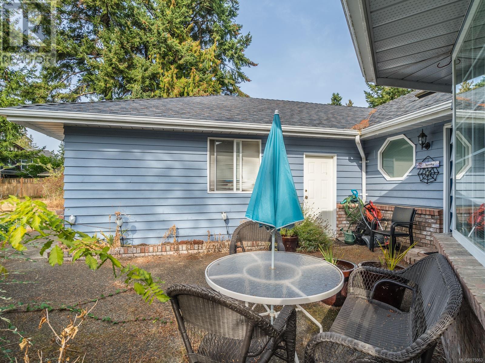 563 Island Hwy W, Parksville real estate listing 975863