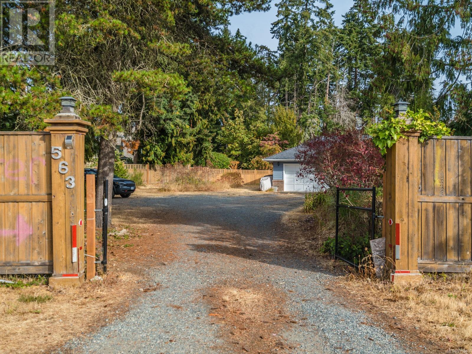 563 Island Hwy W, Parksville real estate listing 975863