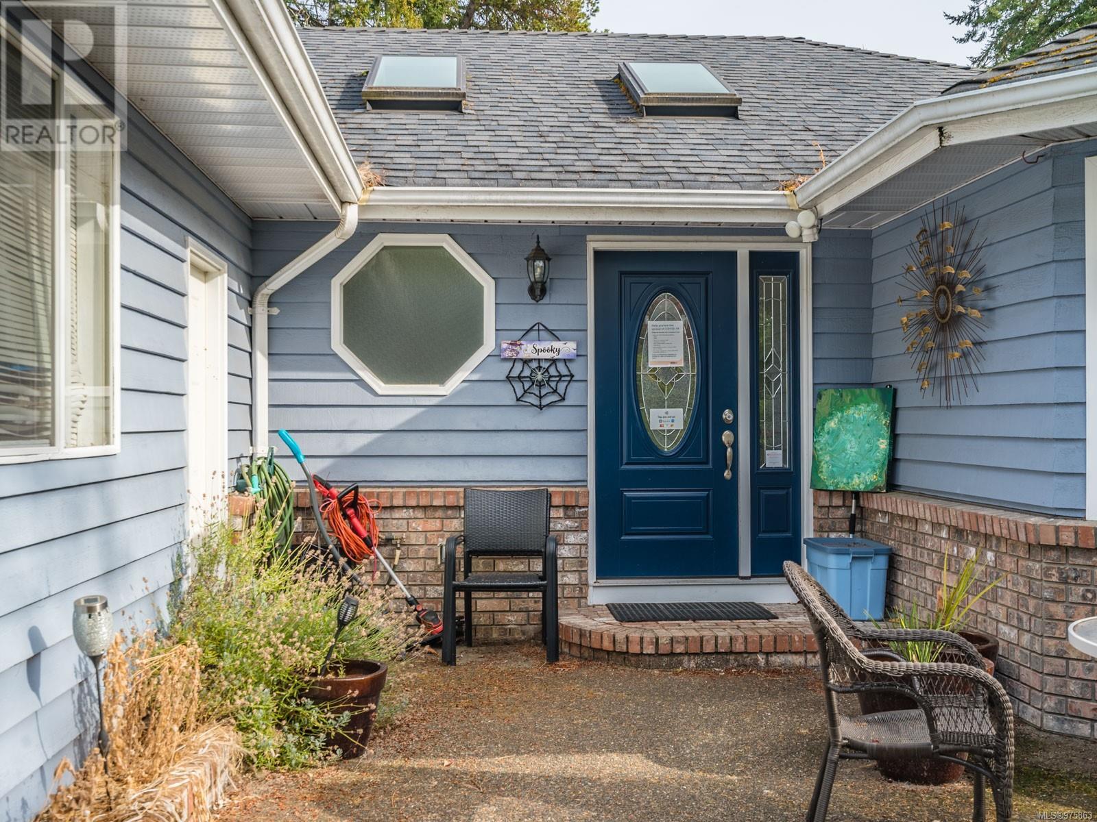 563 Island Hwy W, Parksville real estate listing 975863