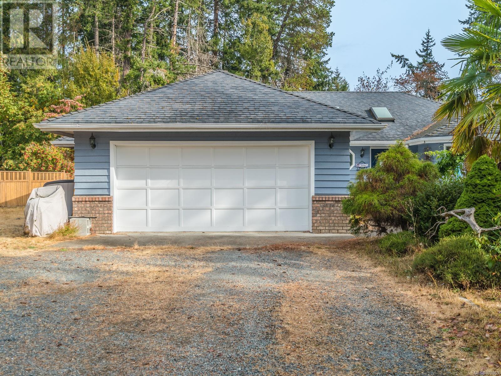 563 Island Hwy W, Parksville real estate listing 975863
