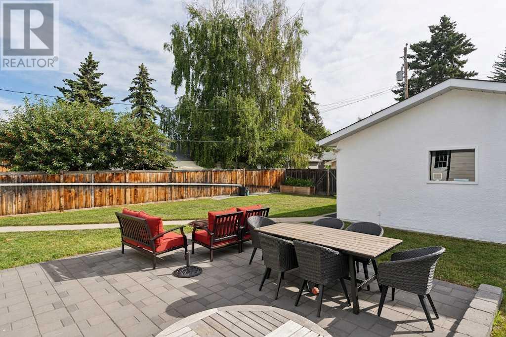 Single Family House Bungalow for Sale in  Hillgrove Crescent SW Haysboro Calgary 