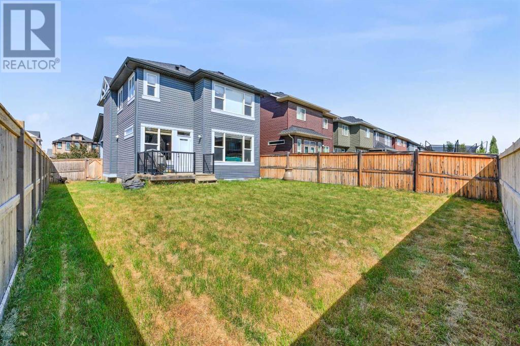 Single Family House for Sale in  Evansfield Rise NW Evanston Calgary 