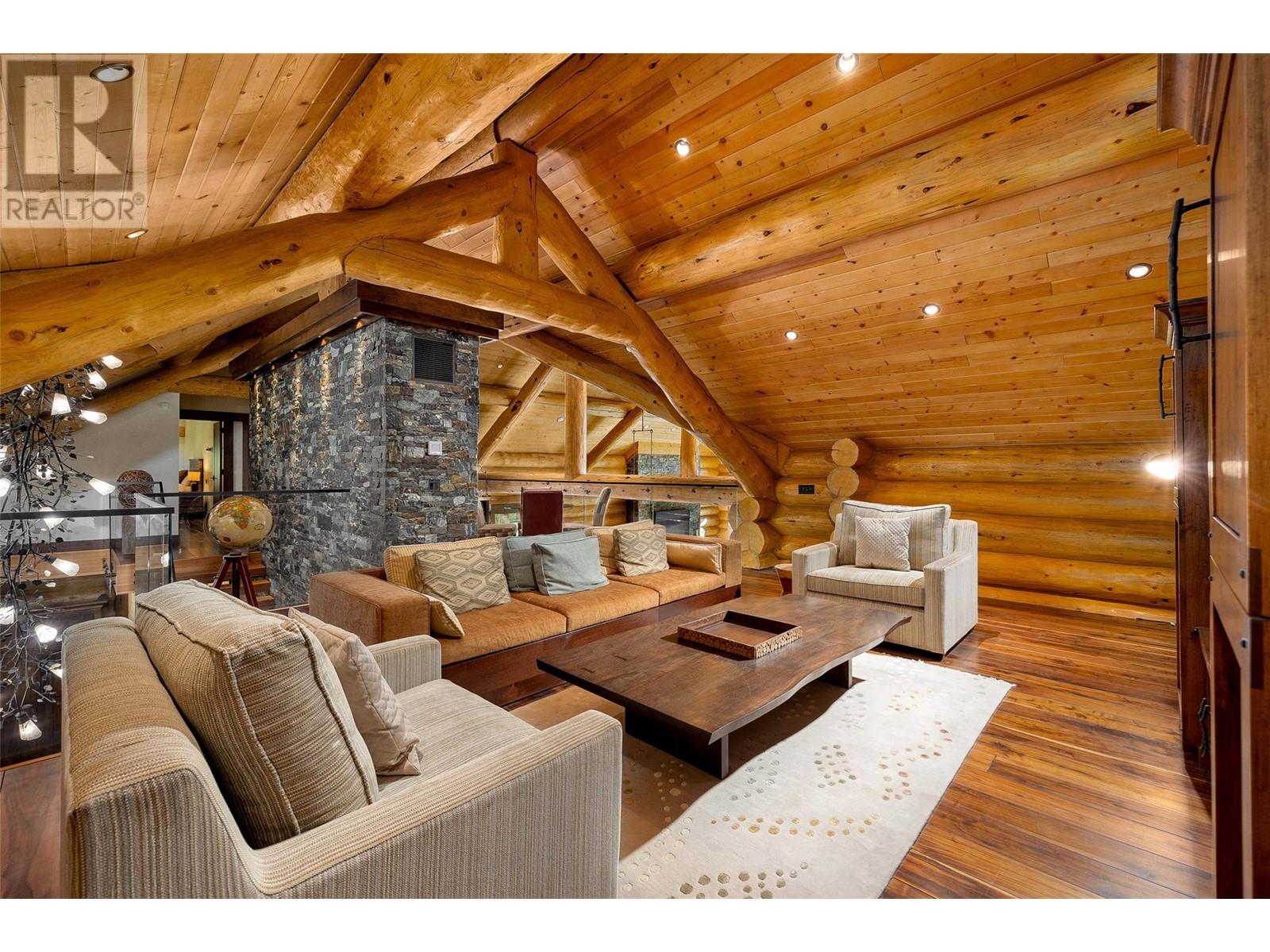  585 Beaver Creek Road, Beaverdell