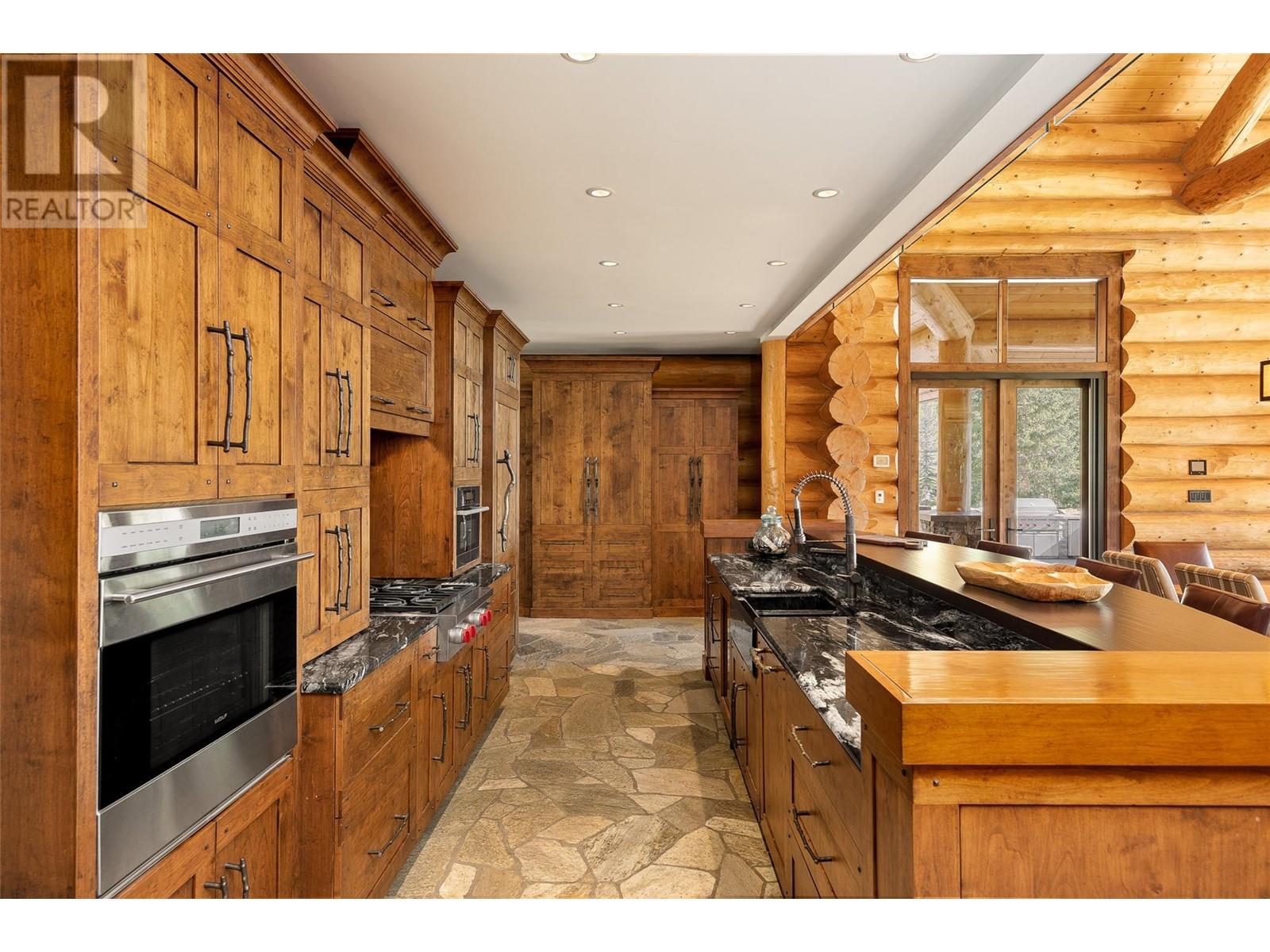  585 Beaver Creek Road, Beaverdell