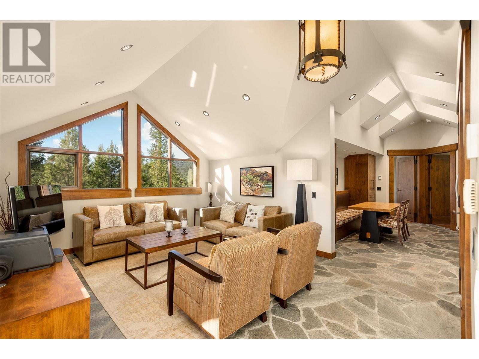  585 Beaver Creek Road, Beaverdell