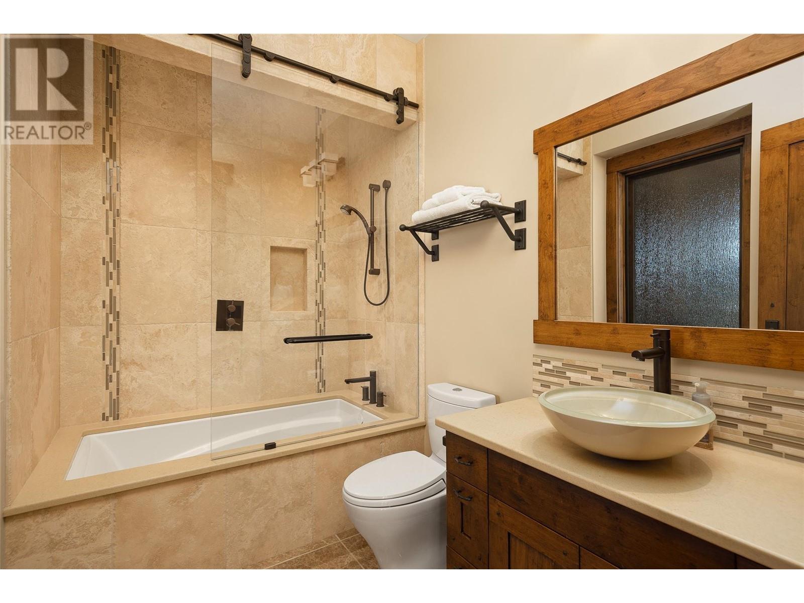  585 Beaver Creek Road, Beaverdell