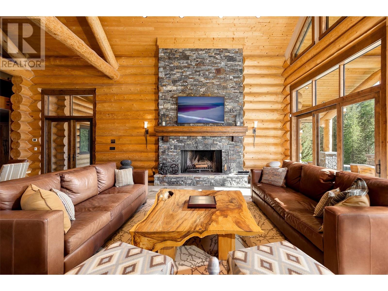  585 Beaver Creek Road, Beaverdell