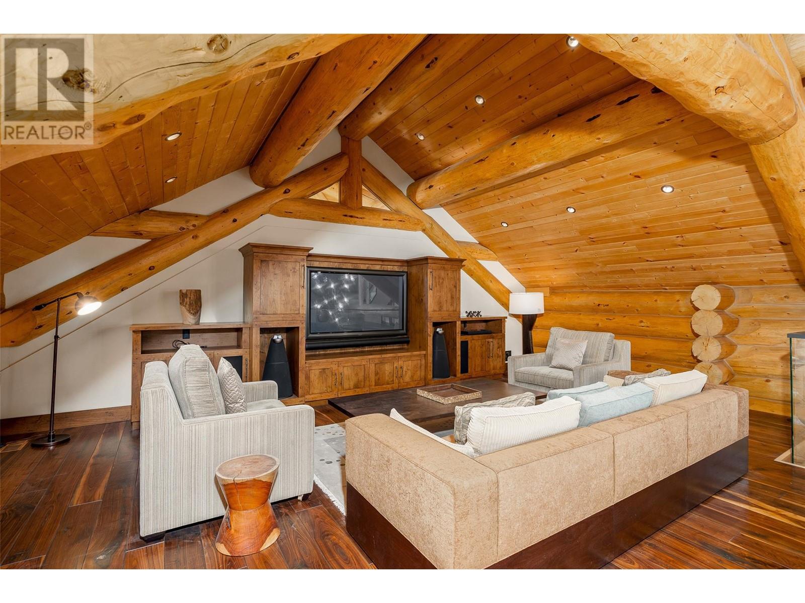  585 Beaver Creek Road, Beaverdell