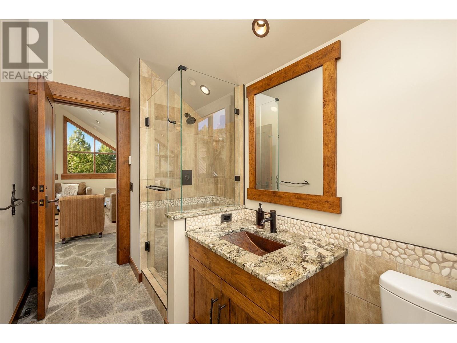  585 Beaver Creek Road, Beaverdell