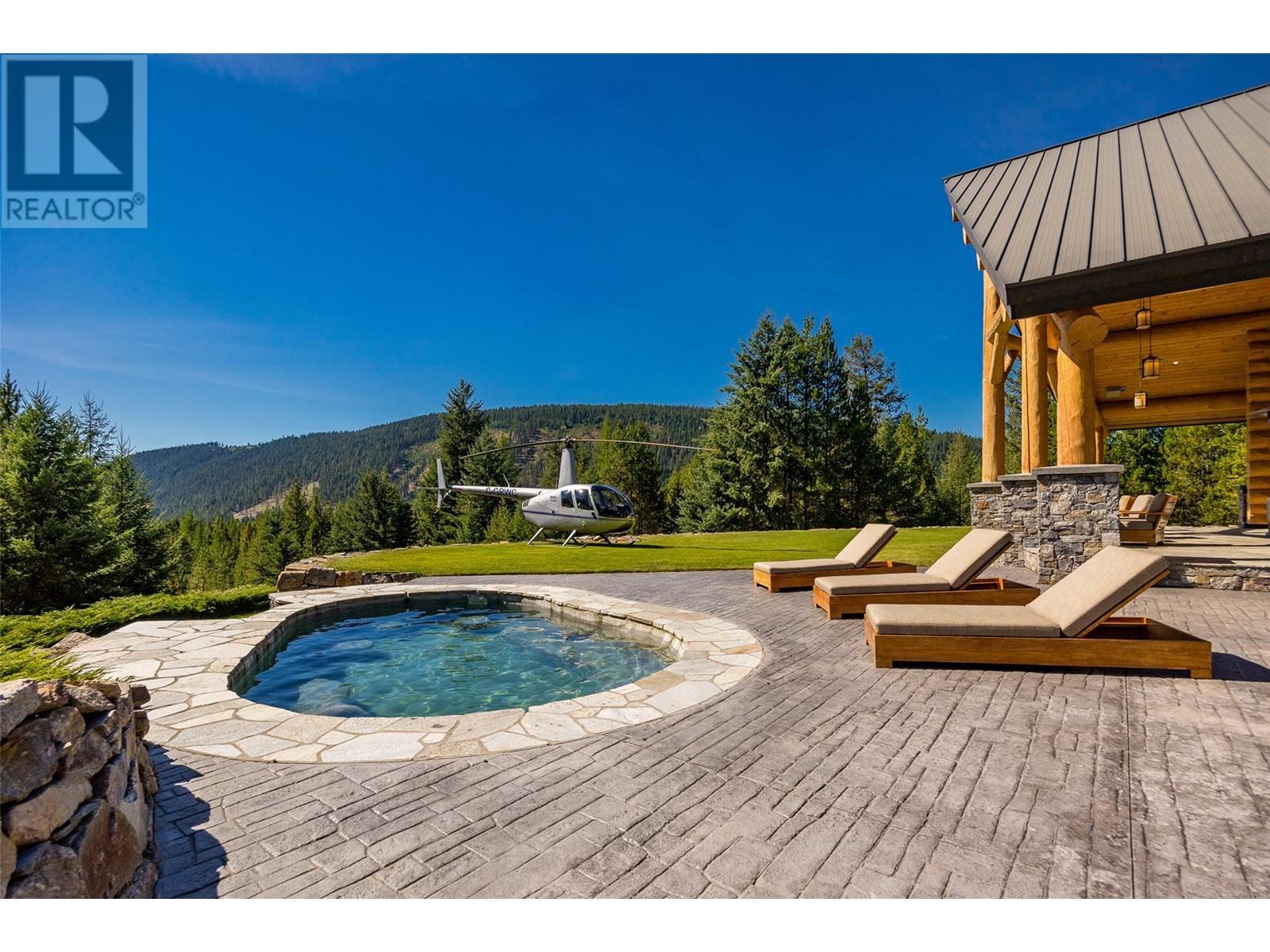  585 Beaver Creek Road, Beaverdell