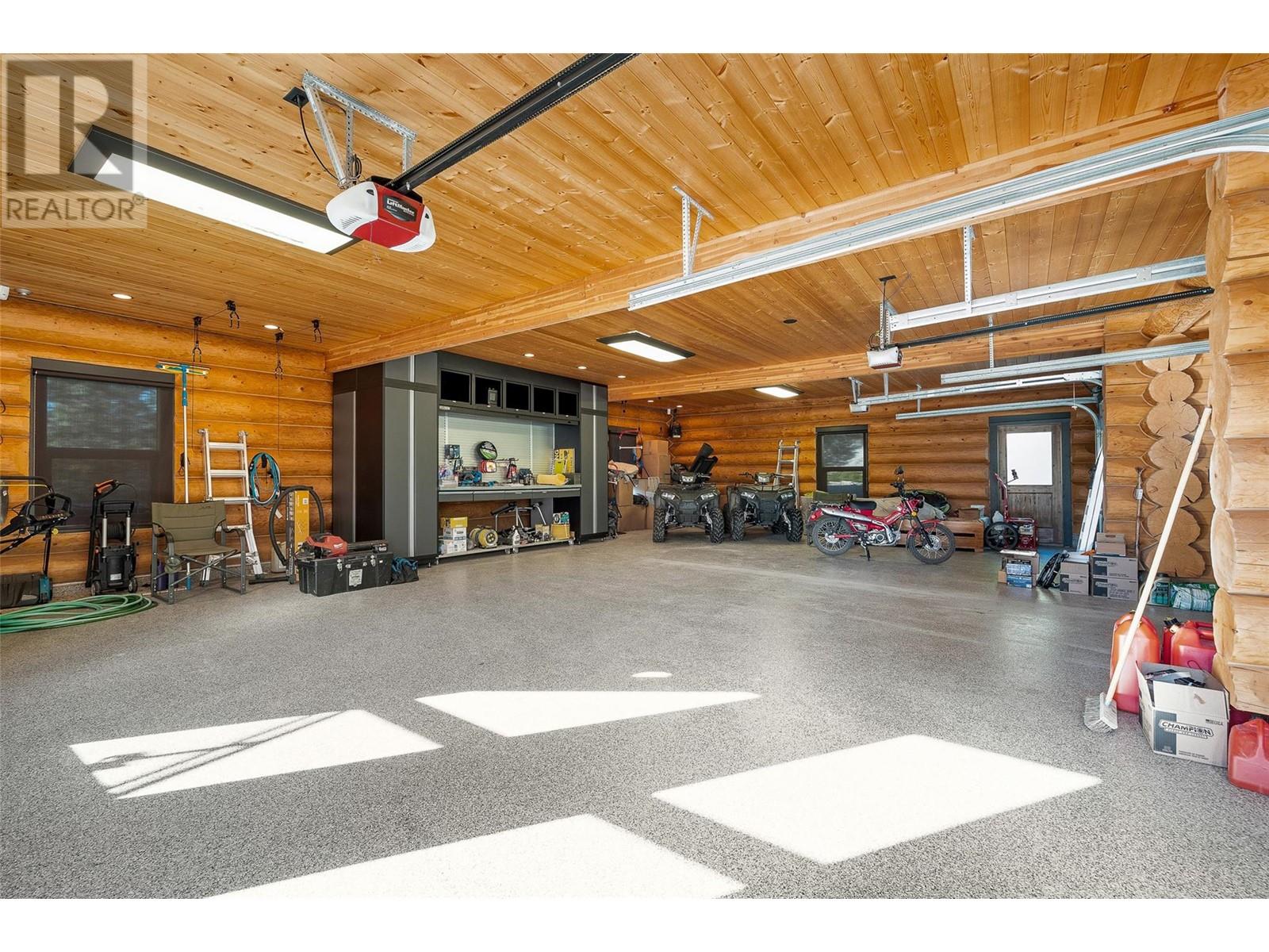  585 Beaver Creek Road, Beaverdell