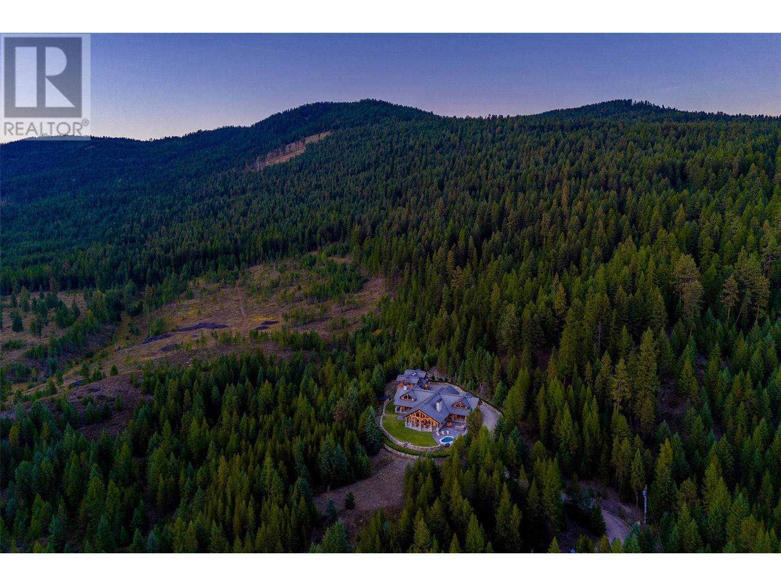  585 Beaver Creek Road, Beaverdell