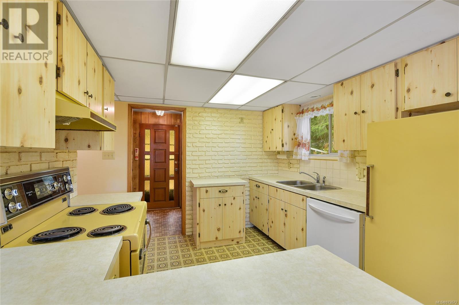  223 Mariners Way, Mayne Island