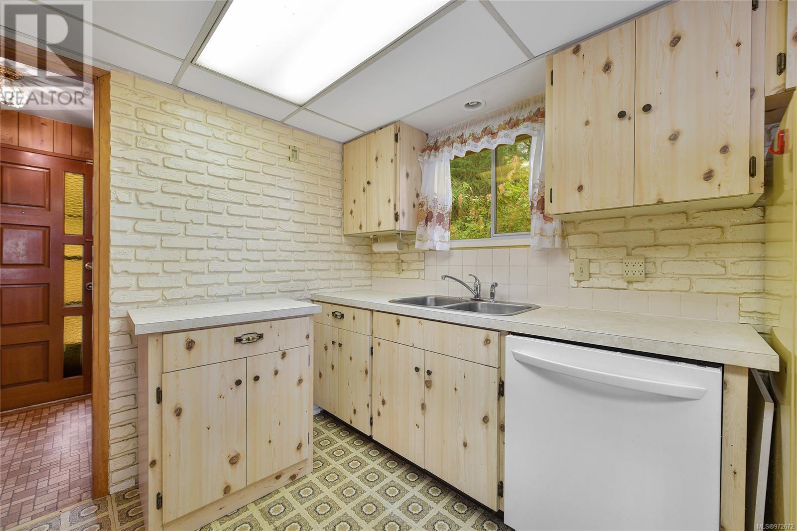  223 Mariners Way, Mayne Island
