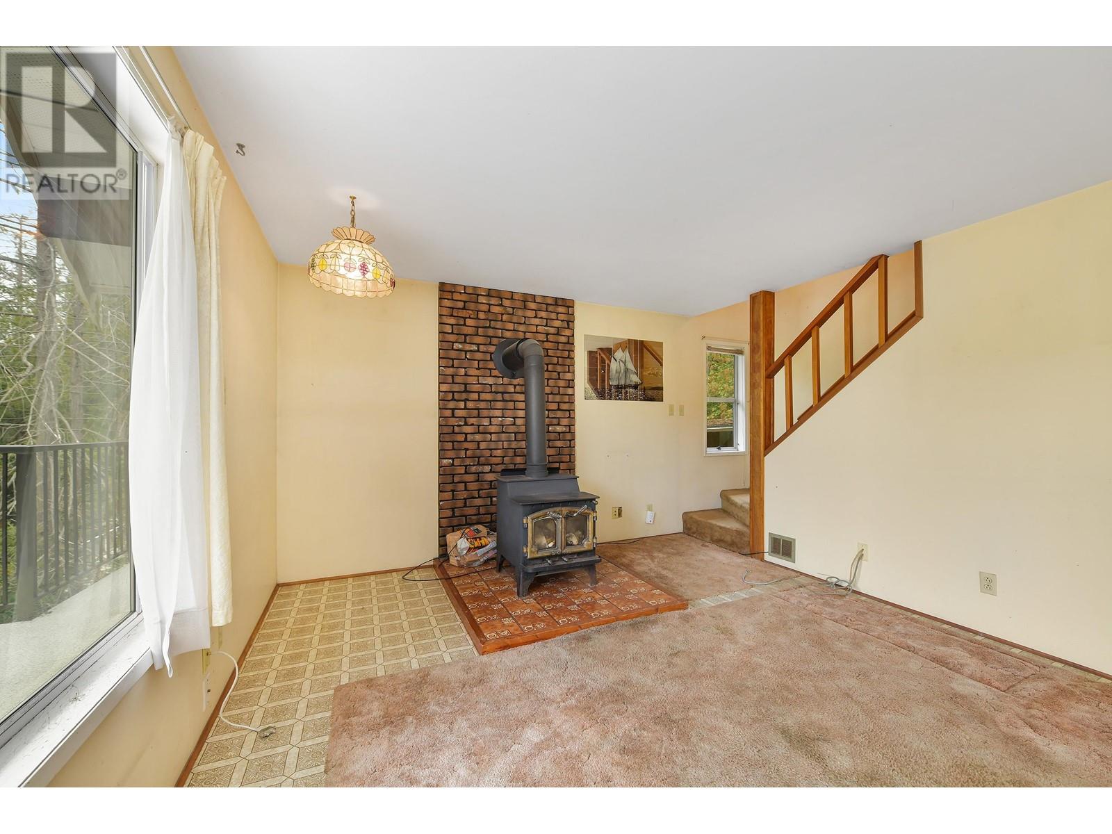 223 MARINERS WAY, Mayne Island