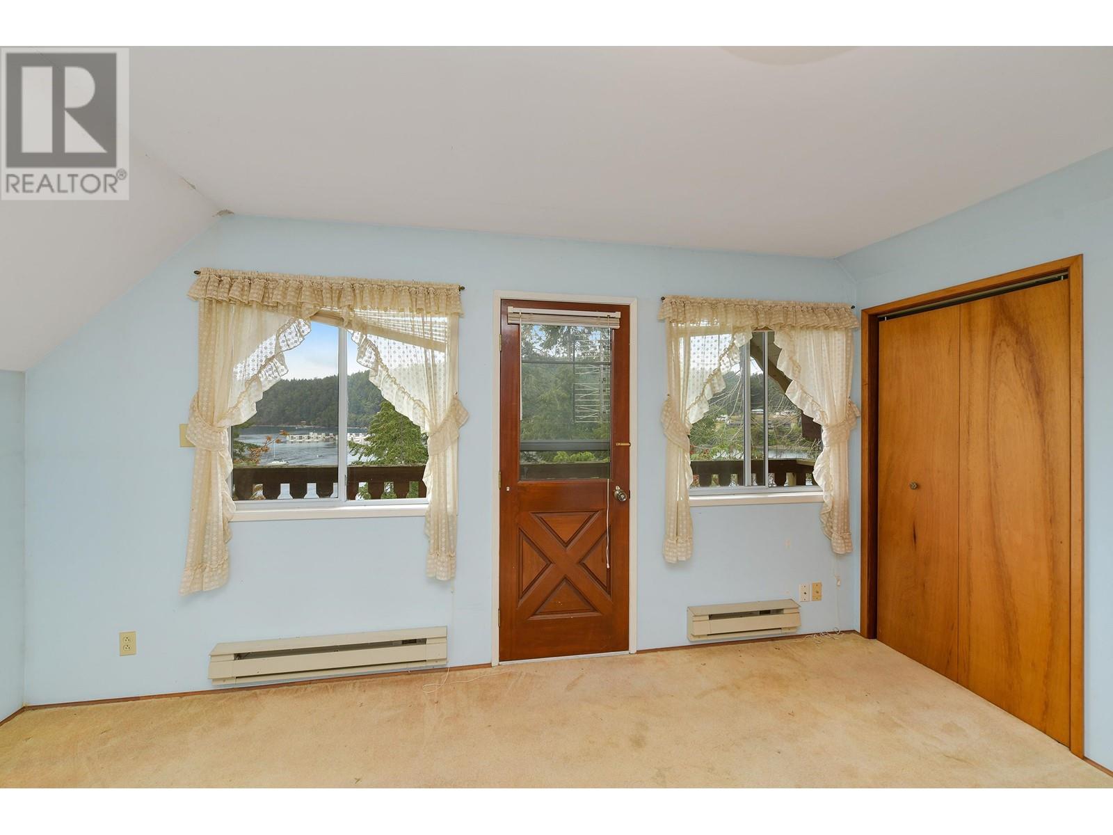223 MARINERS WAY, Mayne Island
