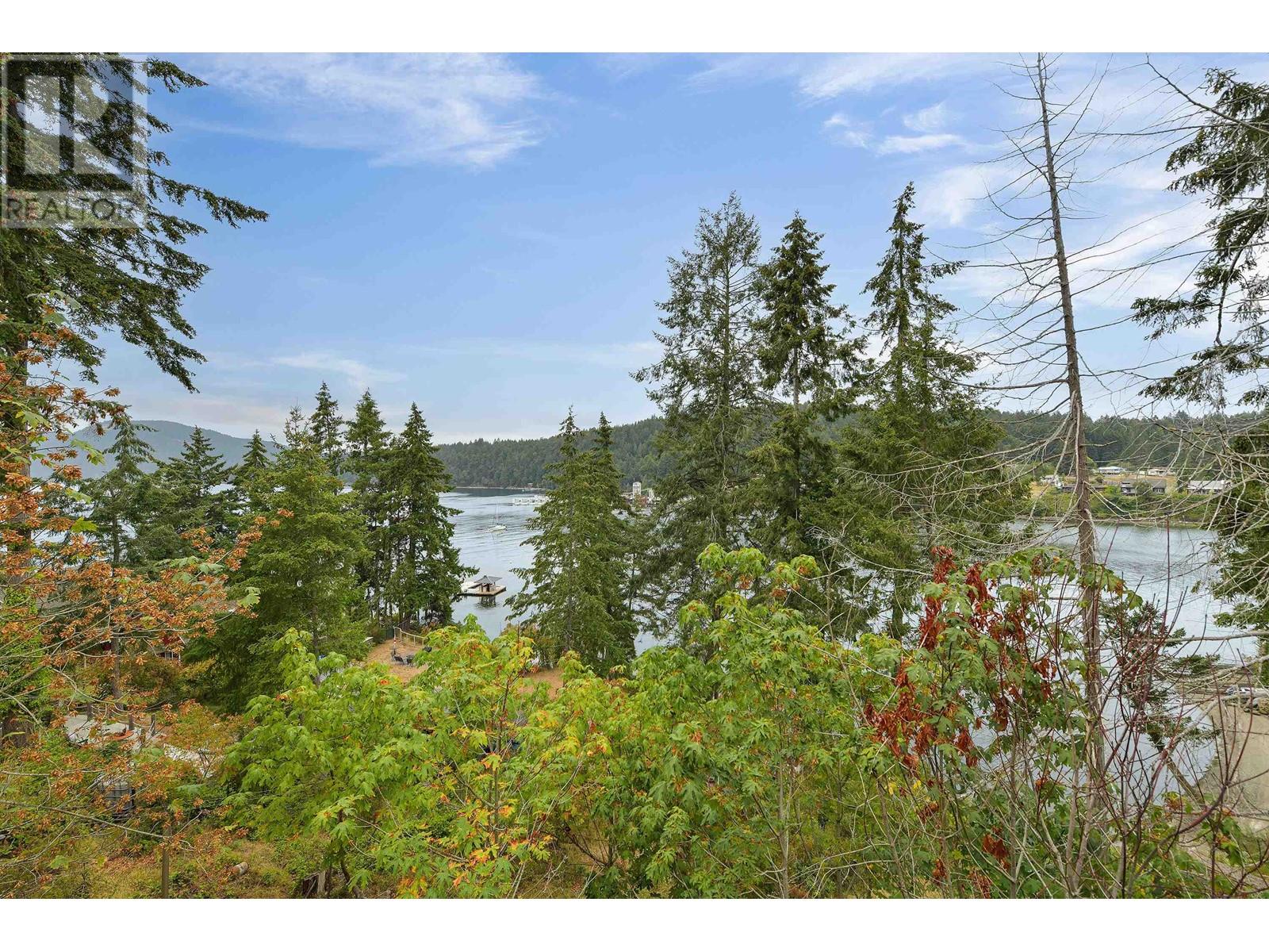 223 MARINERS WAY, Mayne Island