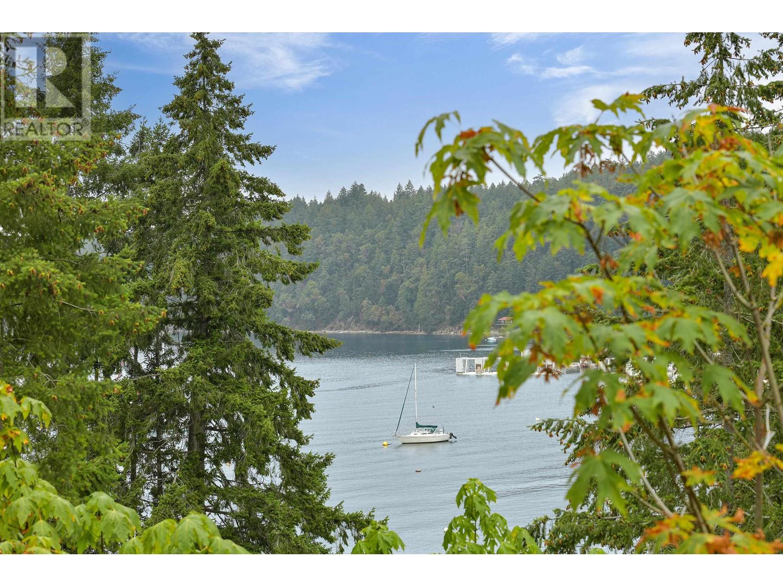 223 MARINERS WAY, Mayne Island