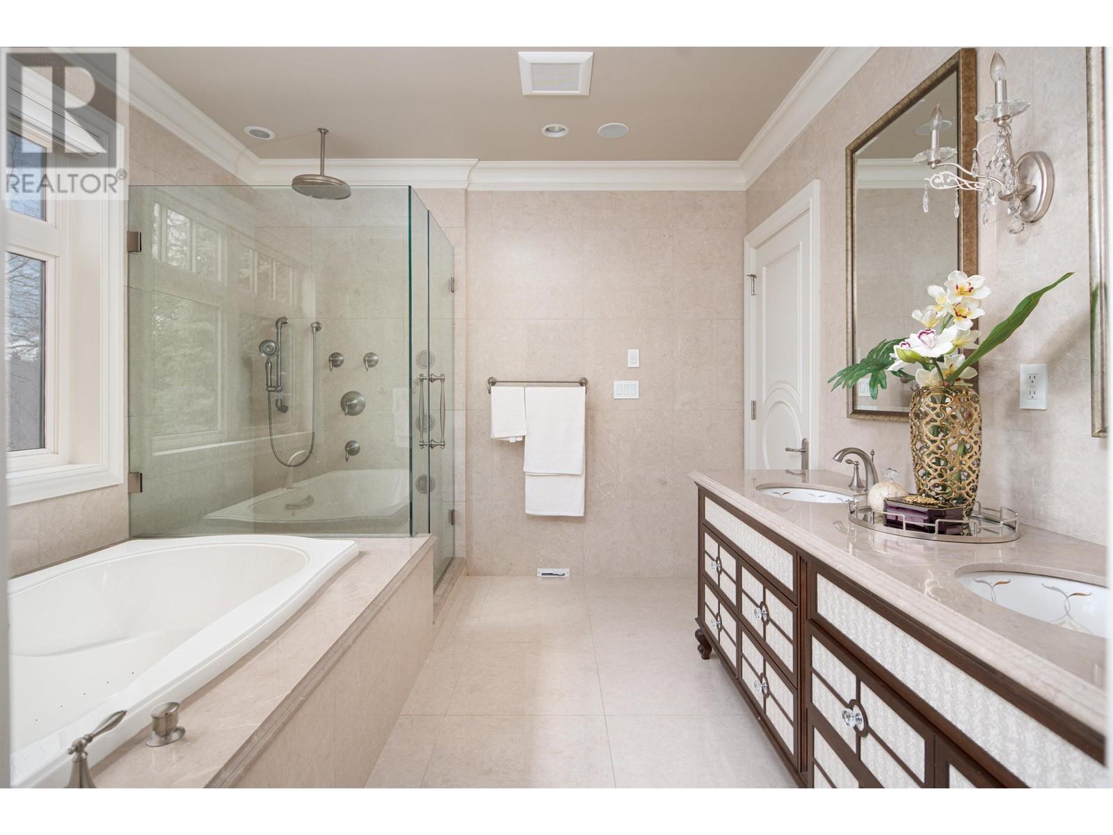 6076 ANGUS DRIVE, Vancouver
