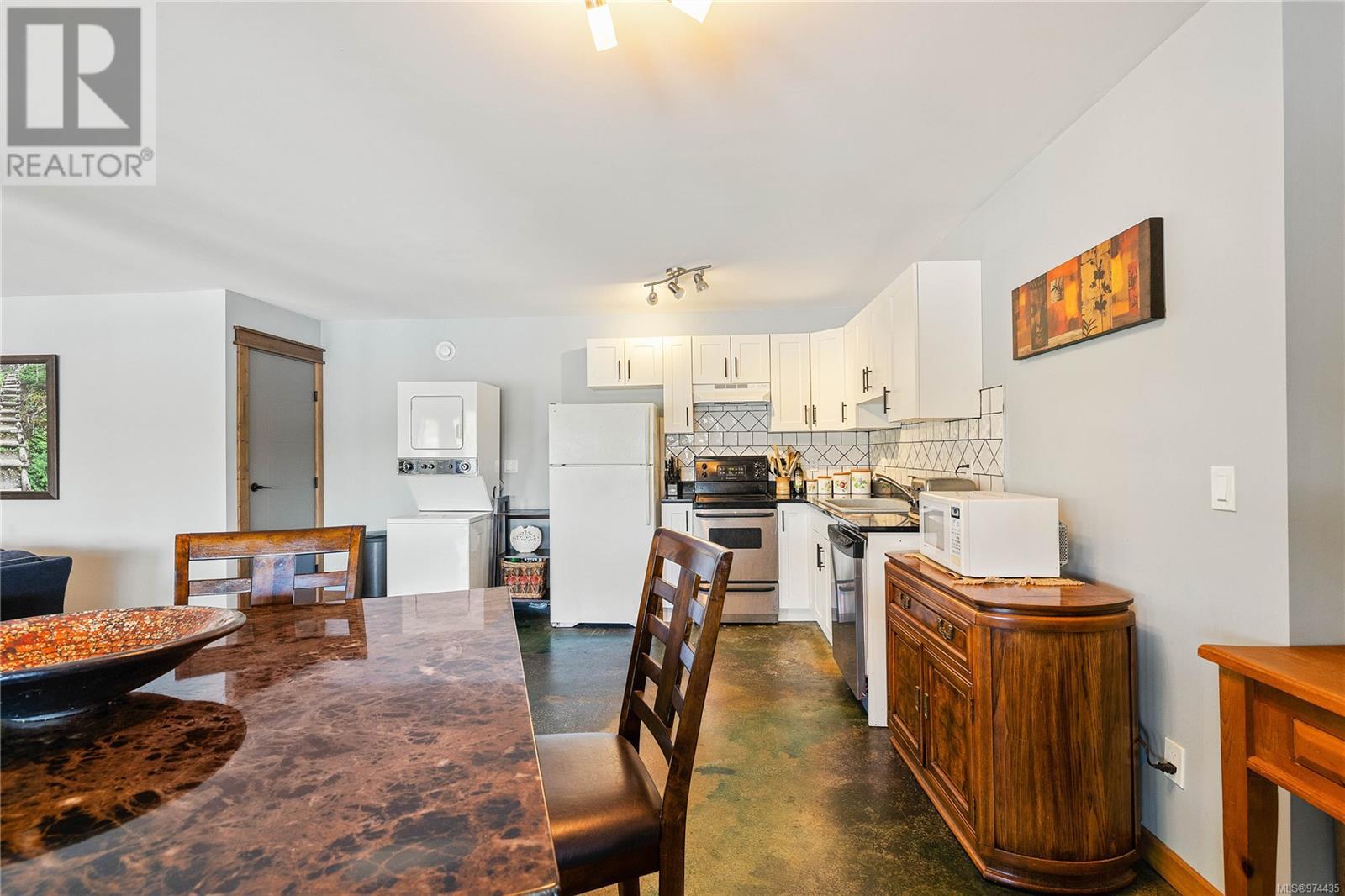  659 Wilks Road, Mayne Island