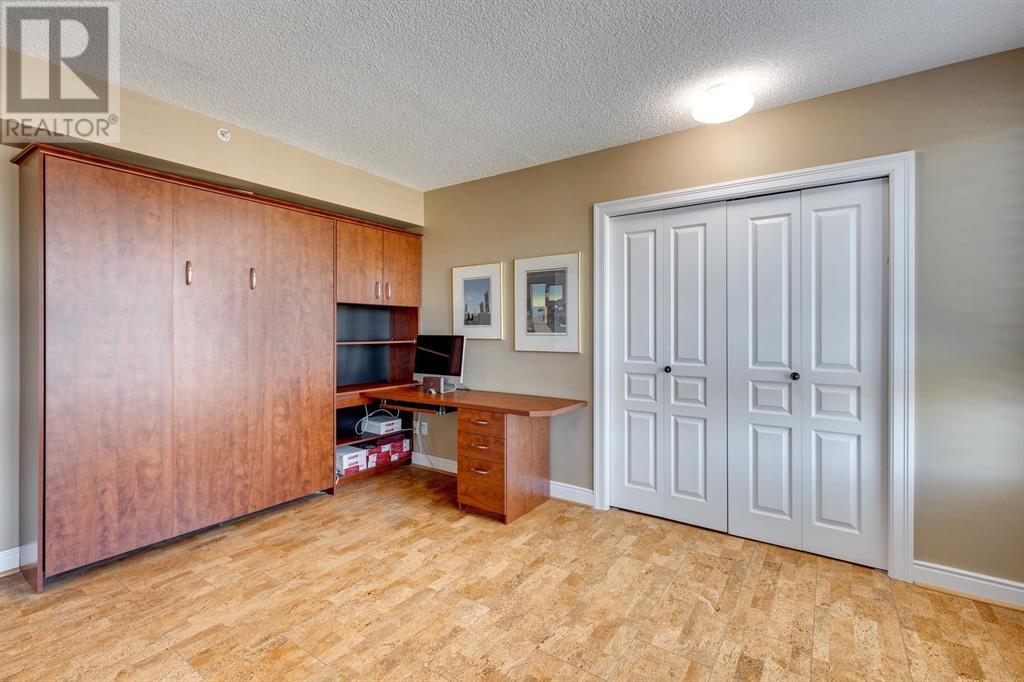 Single Family House High rise for Sale in   Eau Claire Avenue SW Eau Claire Calgary 