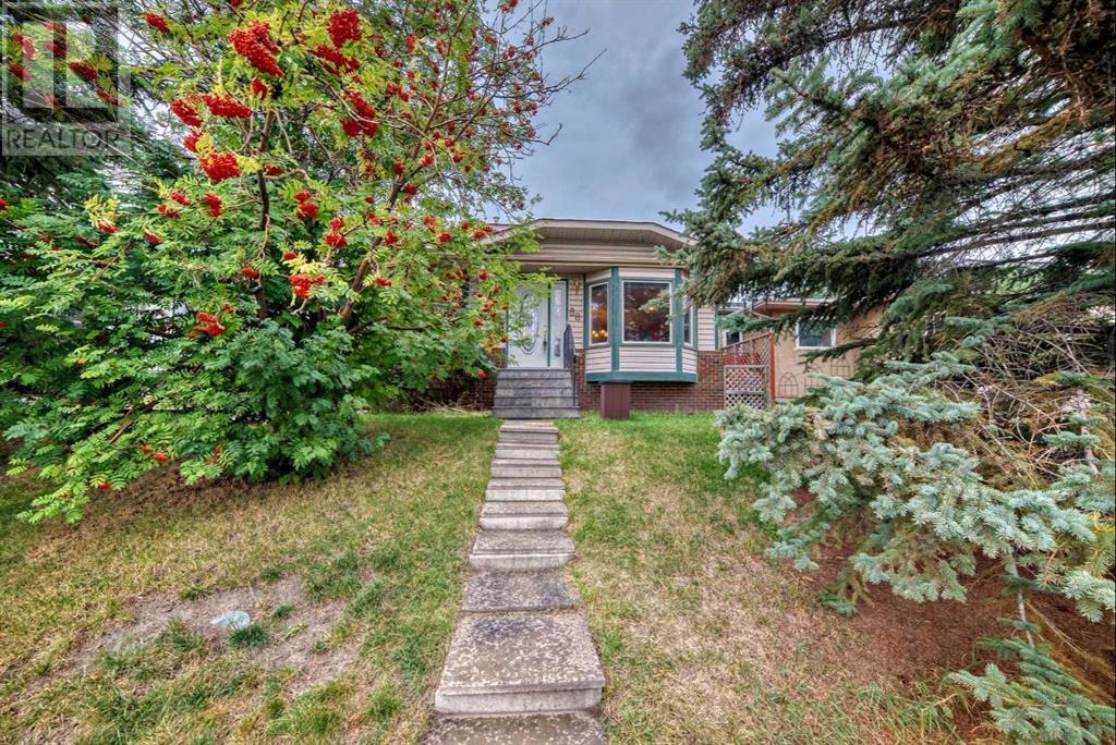 Single Family House 4 Level for Sale in  Millbank Crescent SW Millrise Calgary 