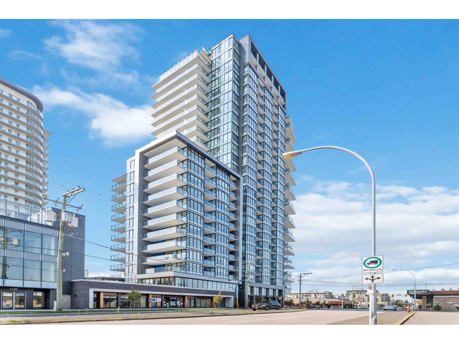 2002 1588 JOHNSTON ROAD, White Rock real estate listing R2918670
