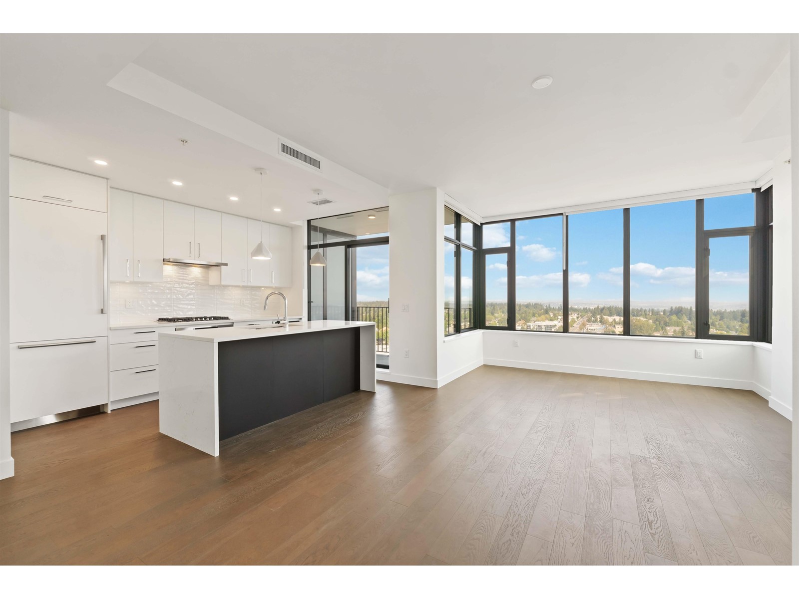 2002 1588 JOHNSTON ROAD, White Rock real estate listing R2918670