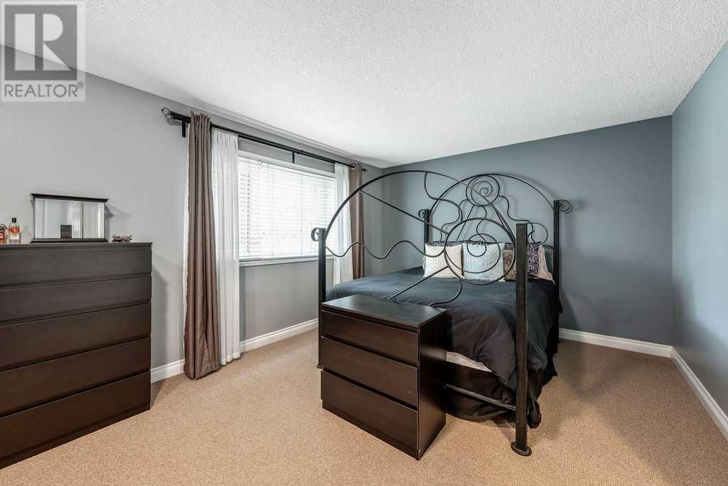 Single Family House for Sale in  Woodborough Terrace SW Woodbine Calgary 