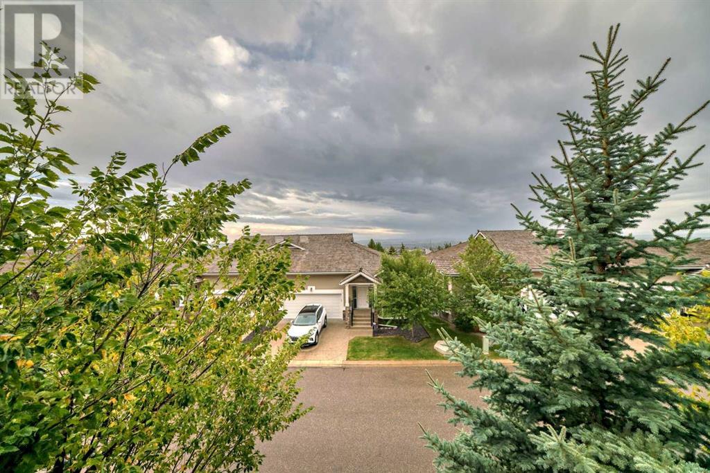 Single Family House Low rise for Sale in   Rocky Vista Gardens NW Rocky Ridge Calgary 