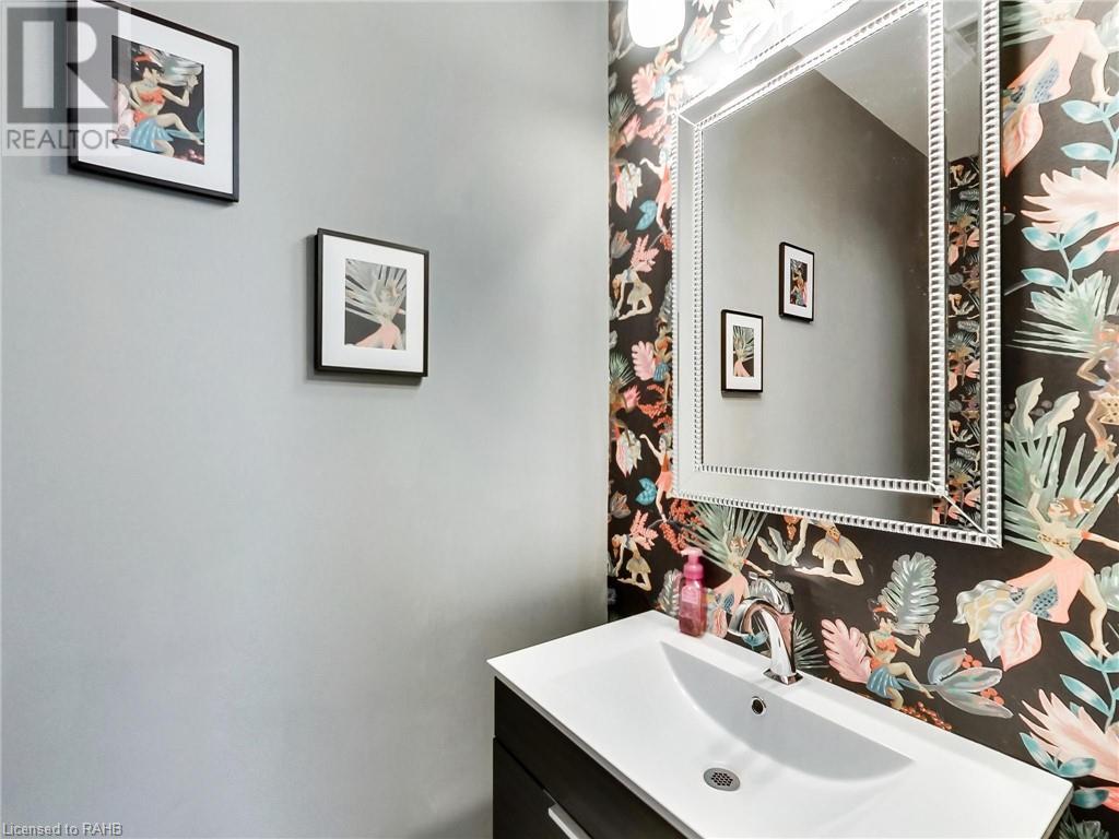 Photo 9 of 5045 Mainway Boulevard Unit 201, Burlington ON