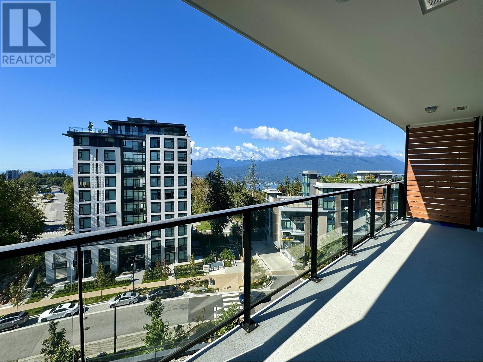 807 8725 UNIVERSITY CRESCENT, Burnaby