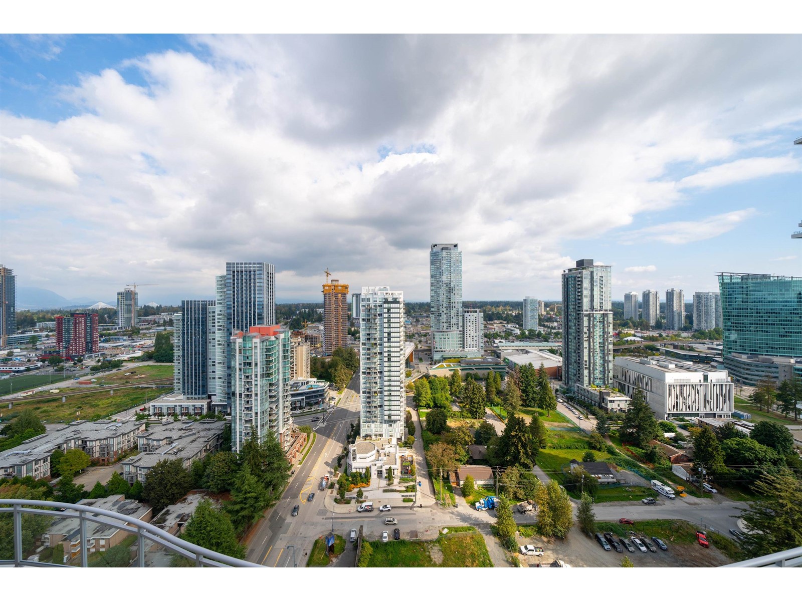 807 13318 104 AVENUE, Surrey